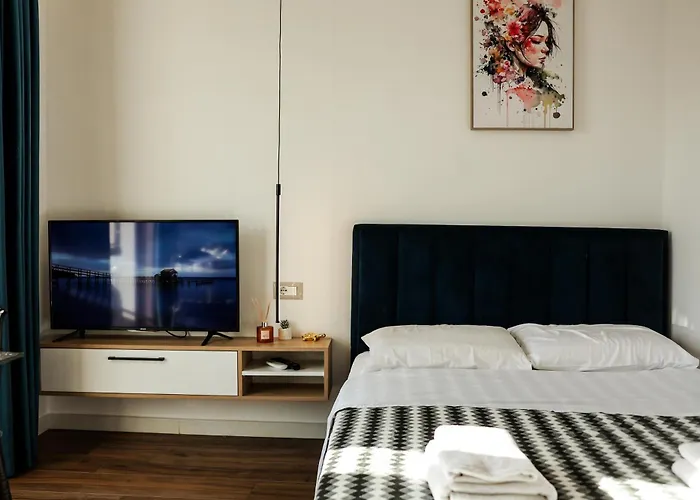 Apartamento Azure By Dove Tirana